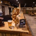 Bretzel servi au bar de la taverne du Village Secret